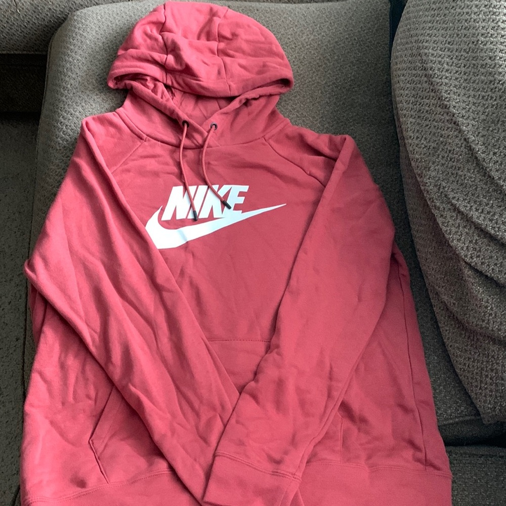 Pink NIKE hoodie, worn once. Size L